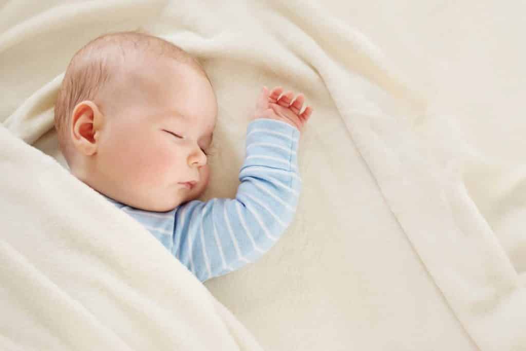 Comment aider votre bébé à enfin faire ses nuits ?