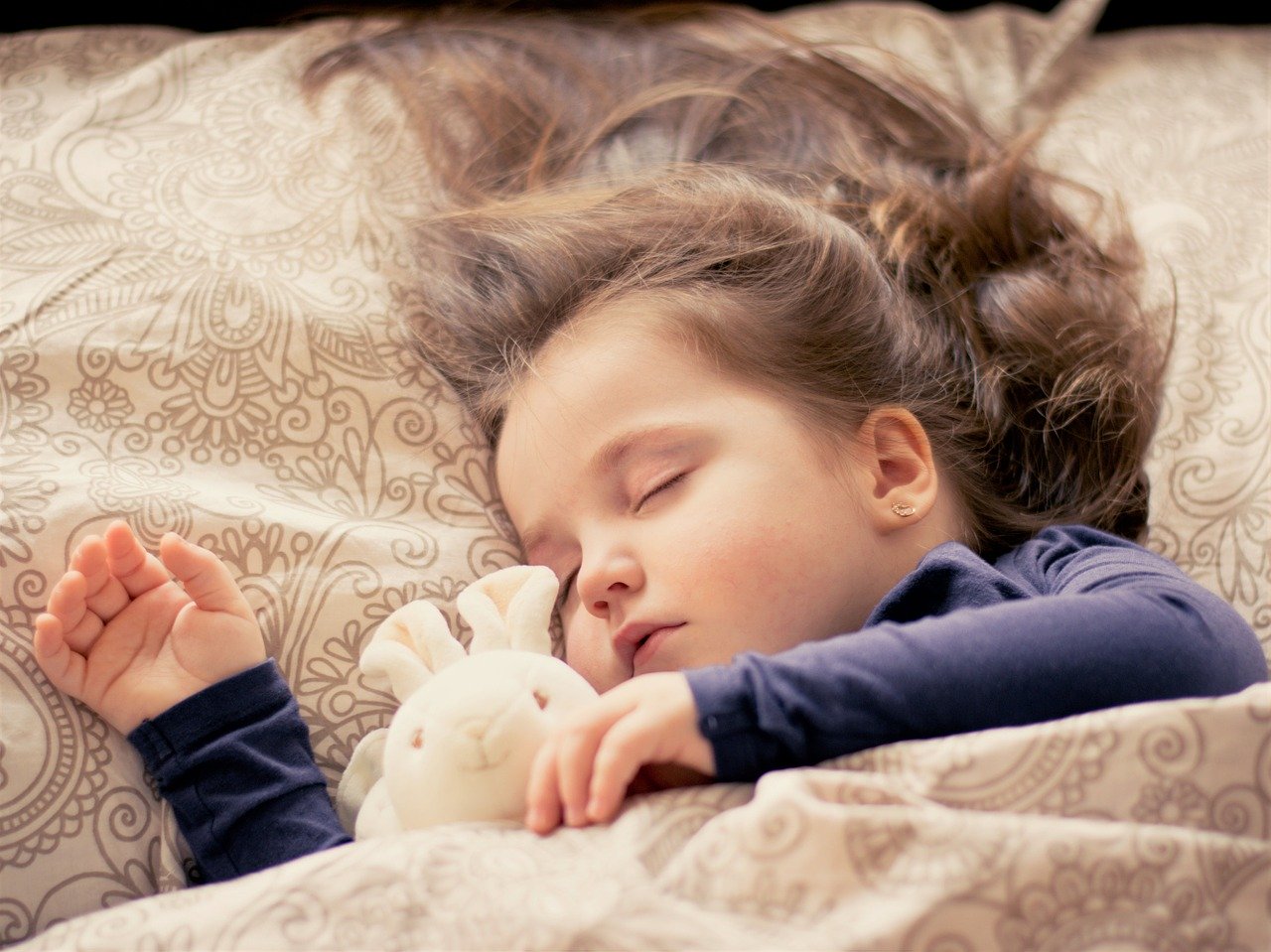 Une petite fille qui dort