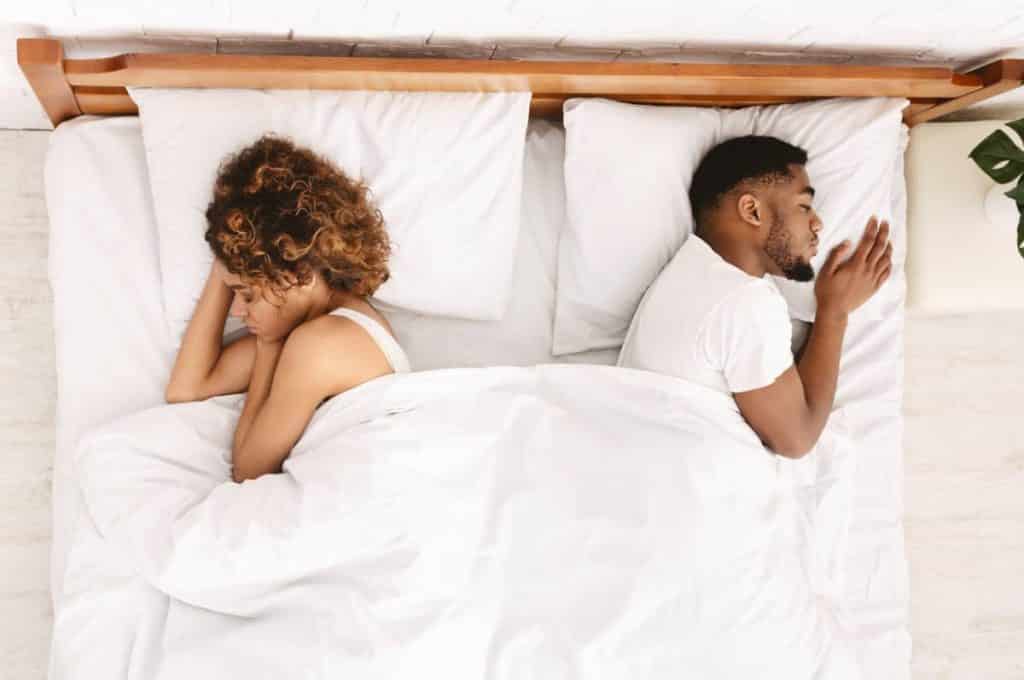 Dormir en couple, pas si facile ?