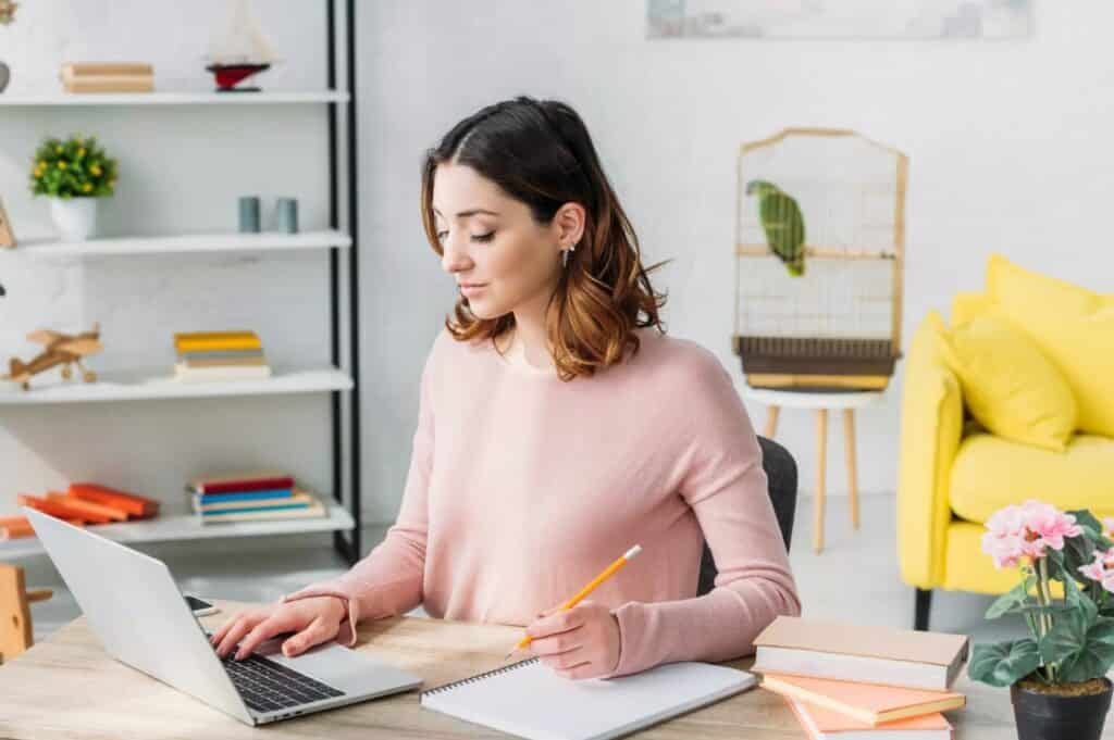 Bureau : comment organiser son espace pour télétravailler ?